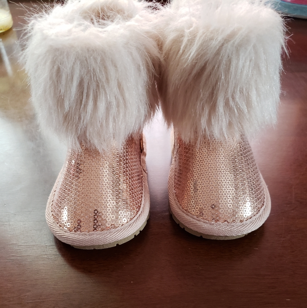 Children Place Blush Pink boots with fur